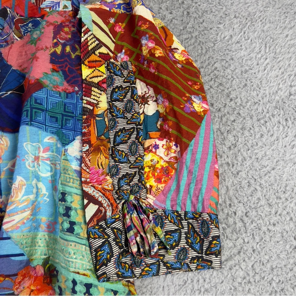 John Mark Top Womens Medium Multi Patch Print Abs… - image 8